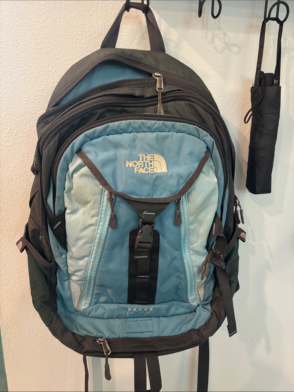 The North Face Men's Two-Tone Blue Backpack